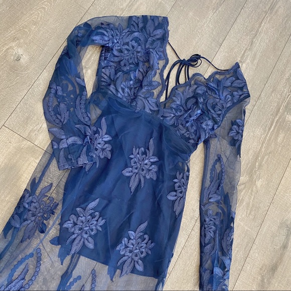 Navy Lace Maxi Dress - Picture 6 of 8